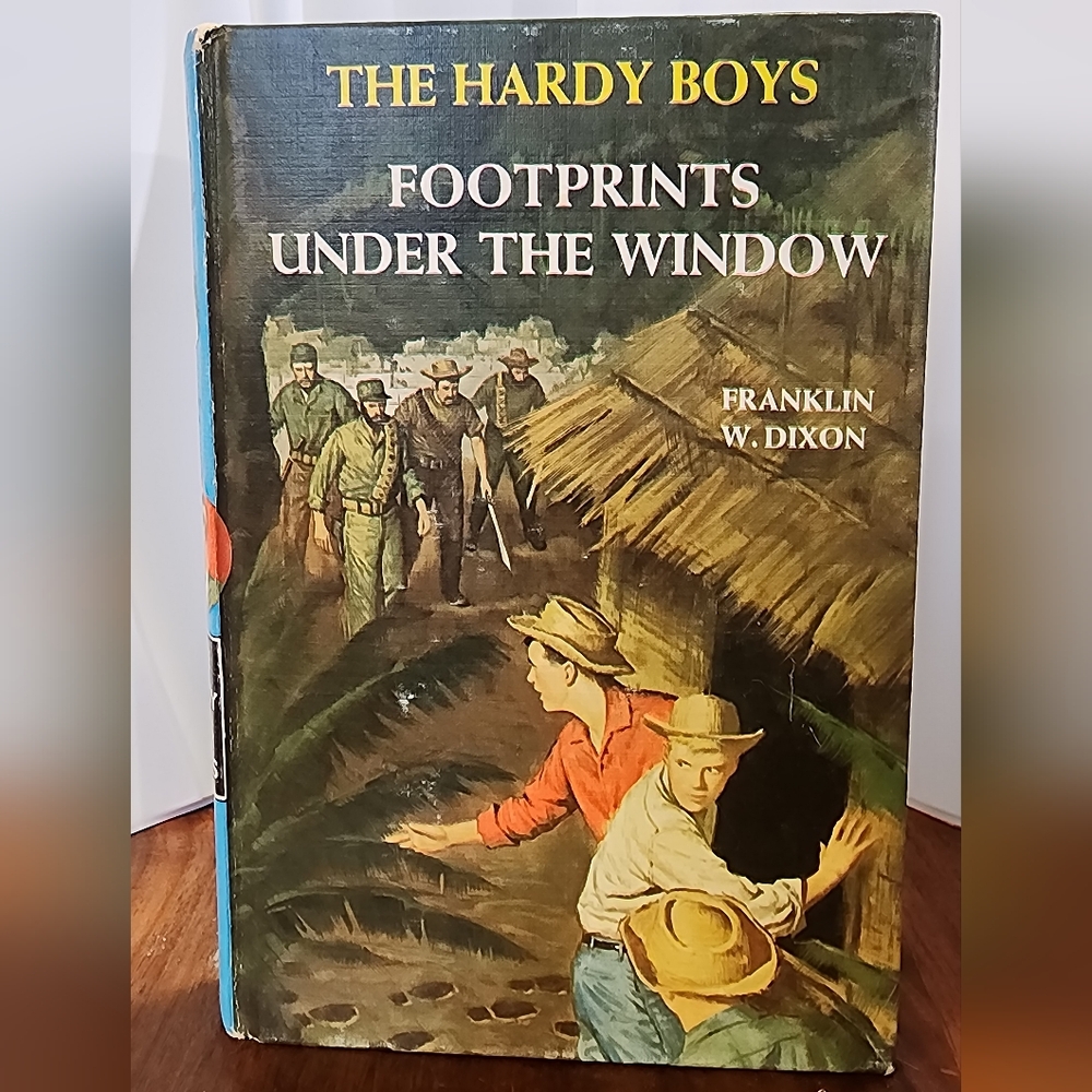 The Hardy Boys: Footprints Under the Window" by Franklin W. Dixon (12)